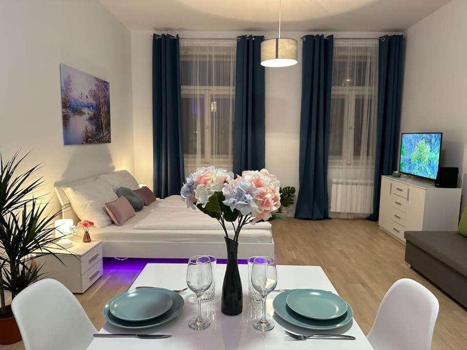 Romantic Apartment In The Center Of Prague Ngoại thất bức ảnh